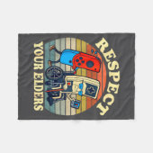 Respect Your Elders Retro Gaming Funny Gamer Contr フリースブランケット (正面(横))