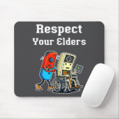 Respect Your Elders Retro Gaming Funny Gamer Contr マウスパッド (マウス)