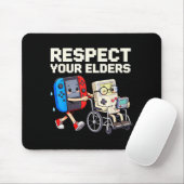 Respect Your Elders Retro Gaming Funny Gamer Contr マウスパッド (マウス)