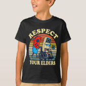 Respect Your Elders Retro Gaming Funny Gamer Contr Tシャツ (正面)