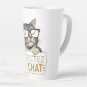 Respectez le chat – Illustration de chat à lunette カフェラテマグ (右アングル)