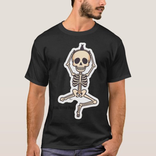 Restin in Pose Funny Skeleton Yoga Halloween Desig Tシャツ (正面)