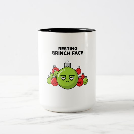 Resting Grinch Face Christmas Ornament ツートーンマグカップ (中央)