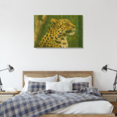 Resting Leopard in Sanctuary Setting キャンバスプリント (インサイチュ (寝室))