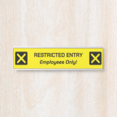 「RESTRICTED ENTRY」記号 サインプレート (正面)