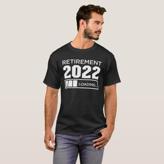 Retired 2022 Retirement Loading Humor Tシャツ (正面フル)