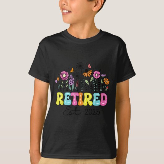 Retired Est 2025 Boho Floral Retirement Retire Tea Tシャツ (正面)