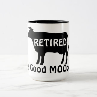 Retired in a Good MOOood Funny Cow Retirement ツートーンマグカップ