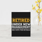 Retired Under New Management Funny Mens Husband Re カード (黄色い花)