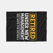 Retired Under New Management Funny Mens Husband Re フリースブランケット (正面(横))