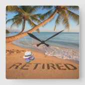 Retired Written in Sand Tropical Florida Beach スクエア壁時計 (正面)