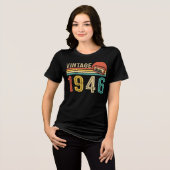 Retro 1946 Birthday Music Cassette Tape Bday トライブレンドTシャツ (正面全面)