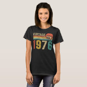 Retro 1976 Birthday Music Cassette Tape 50th Bday Tシャツ (正面フル)