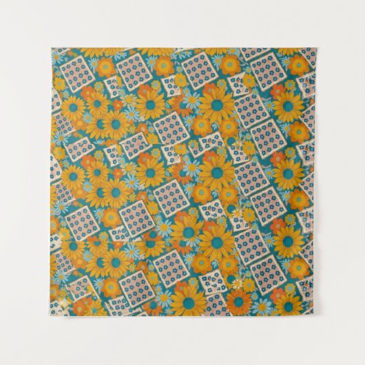 Retro 70s Floral Patchwork Pattern タペストリー (正面(横))