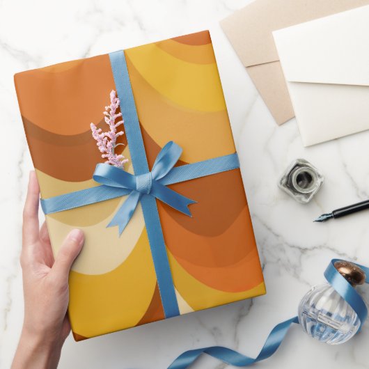 Retro 70s Orange Mustard Wave Abstract Pattern ラッピングペーパー (ギフト)