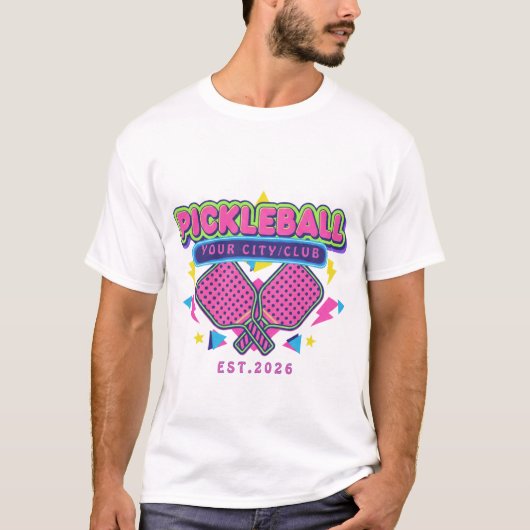 Retro 80s Neon Pickleball Club Personalized  Tシャツ (正面)