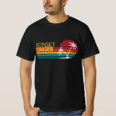 Retro 80s Sunset Chaser Tropical Palm Trees Tシャツ (正面)