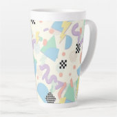 Retro 90s Memphis Aesthetic Pattern Latte Mug カフェラテマグ (右アングル)