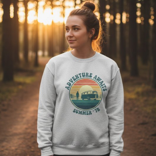 Retro Adventure Awaits Sweatshirt スウェットシャツ