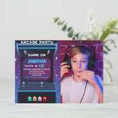 Retro Arcade Photo Birthday Boy | Game On Party 招待状 (スタンド正面)