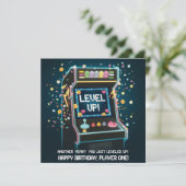 Retro Arcade-Themed Birthday - "Level Up!" Gamer カード (スタンド正面)