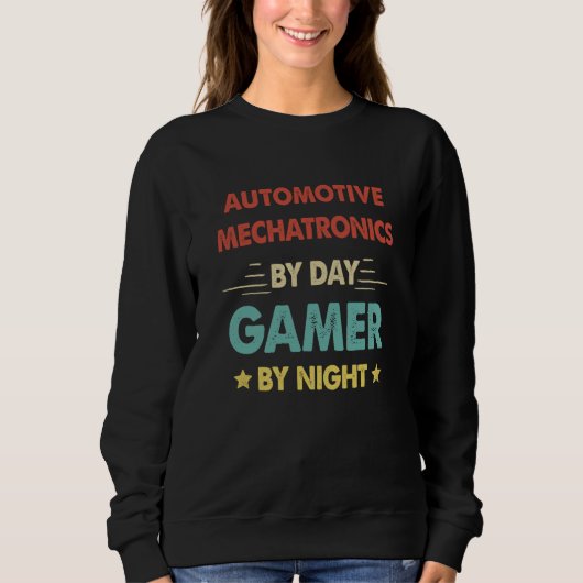 Retro Automotive Mechatronics By Day Gamer By Nigh スウェットシャツ (正面)