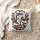 Retro barn owl 'I give a hoot' design クッション (ブランケット)