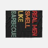 Retro Bbq Real Men Smell Like Byrbecue Smoke Funny フリースブランケット (正面(横))