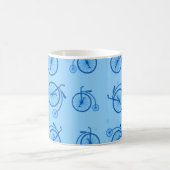 Retro Bicycle Pattern in Blue Tones コーヒーマグカップ (中央)