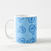 Retro Bicycle Pattern in Blue Tones コーヒーマグカップ (左)