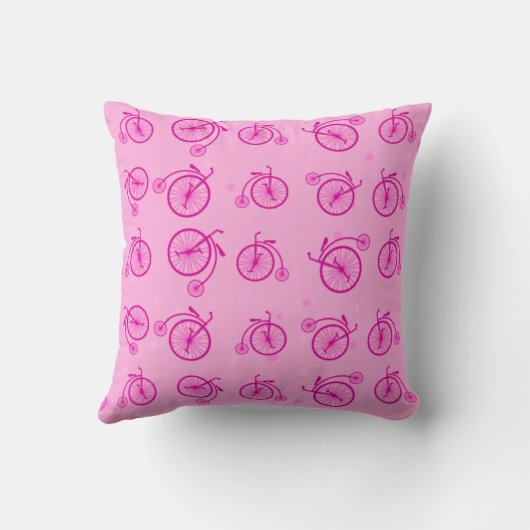 Retro Bicycle Pattern on Pink Background クッション (裏面)