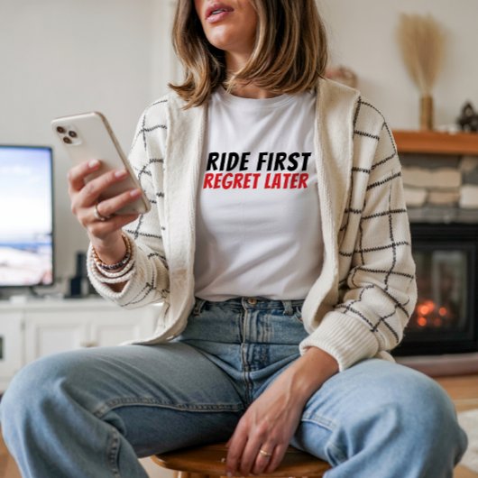 Retro bike Girl Irony red black トライブレンドTシャツ