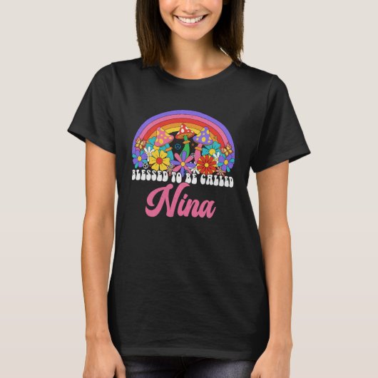 Retro Blessed To Be Called Nina Rainbow Groovy Hip Tシャツ (正面)