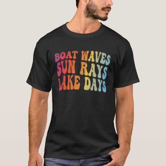 Retro Boat Waves Sun Rays Lake Days Sailing Boat L Tシャツ (正面)