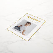 Retro Bold Merry Typography Family Photo Christmas 箔シーズンポストカード (回転した状態)