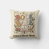 Retro Book Babe Mystical Celestial Witchy Bookish クッション (正面)