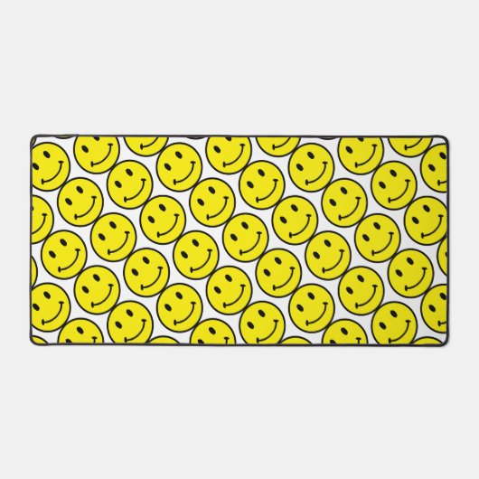 Retro Bright Yellow Smile Face デスクマット (正面)