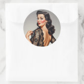 Retro Brunette Pin-up Girl 50's Glamour Style ラウンドシール (バッグ)