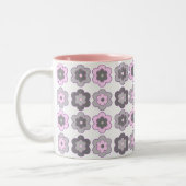 Retro Bubble Flowers (pink and gray)  Pattern ツートーンマグカップ (左)