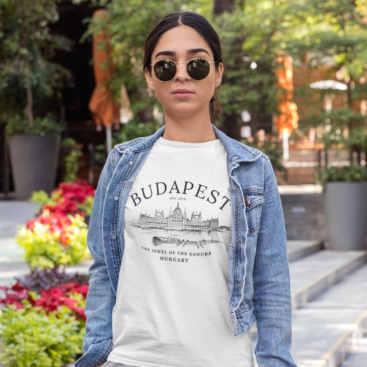 Retro Budapest: Eternal Beauty of Hungary’s Heart トライブレンドＴシャツ