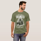 Retro Bulldozer Driver Silhouette Minimalist Green Tシャツ (正面フル)