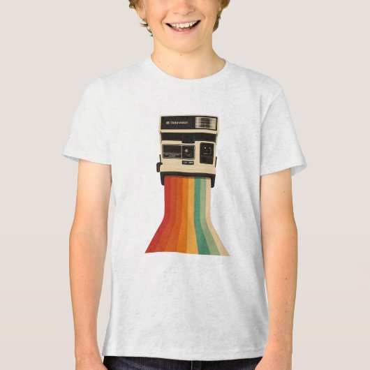 Retro Camera with Rainbow Print トライブレンドＴシャツ (正面)