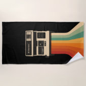 Retro Camera with Rainbow Print ビーチタオル (正面)