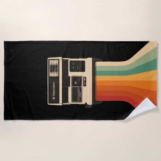 Retro Camera with Rainbow Print ビーチタオル (正面)