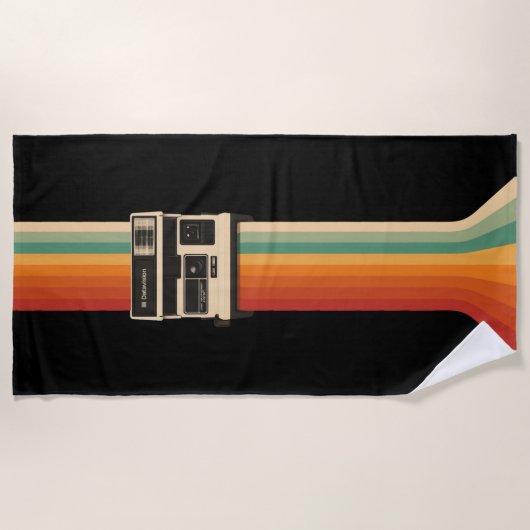 Retro Camera with Rainbow Print ビーチタオル (正面)