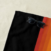 Retro Camera with Rainbow Print ビーチタオル (インサイチュ)