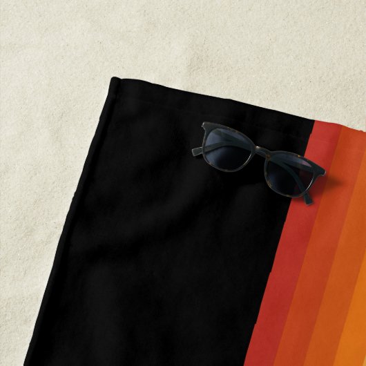 Retro Camera with Rainbow Print ビーチタオル (インサイチュ)