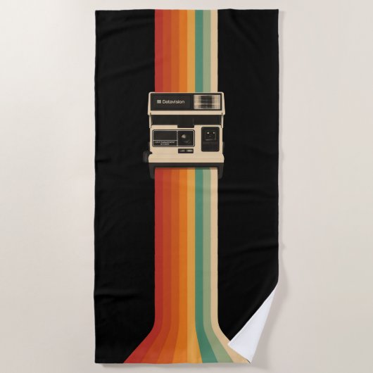 Retro Camera with Rainbow Print ビーチタオル (正面)