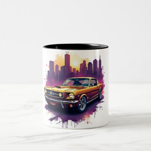 Retro Car and Cityscape Art ツートーンマグカップ (中央)