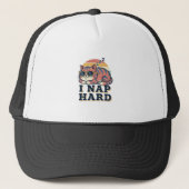 Retro Cat Nap Humor Trucker Hat キャップ (正面)